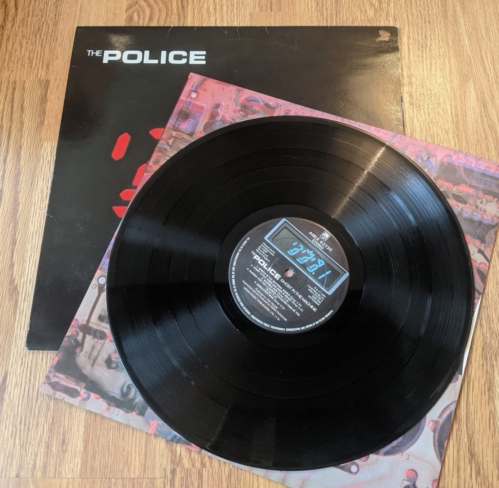 dj-rafael-boneco-10-discos-de-vinil-mais-caros-do-mundo-The Police– Ghost-in-the-Machine-blue-unicef